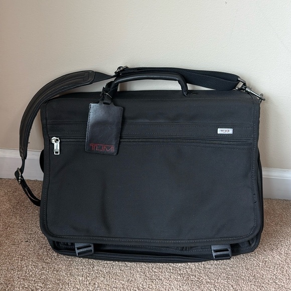 Tumi Expandable Flap Computer Laptop Briefcase Black - Picture 1 of 10